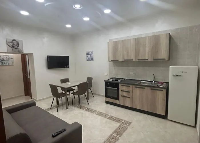 Hv Dora Apartment Naples Historic Center